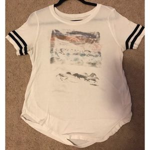 Beach Hollister T-Shirt - Size Small